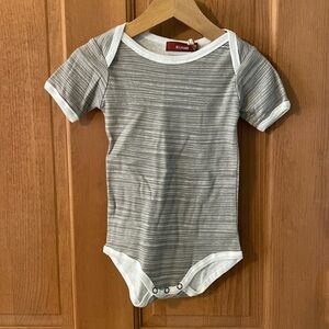 Milkbarn Short Sleeve Baby One Piece Gray Striped Onesie Romper New 6-12 months